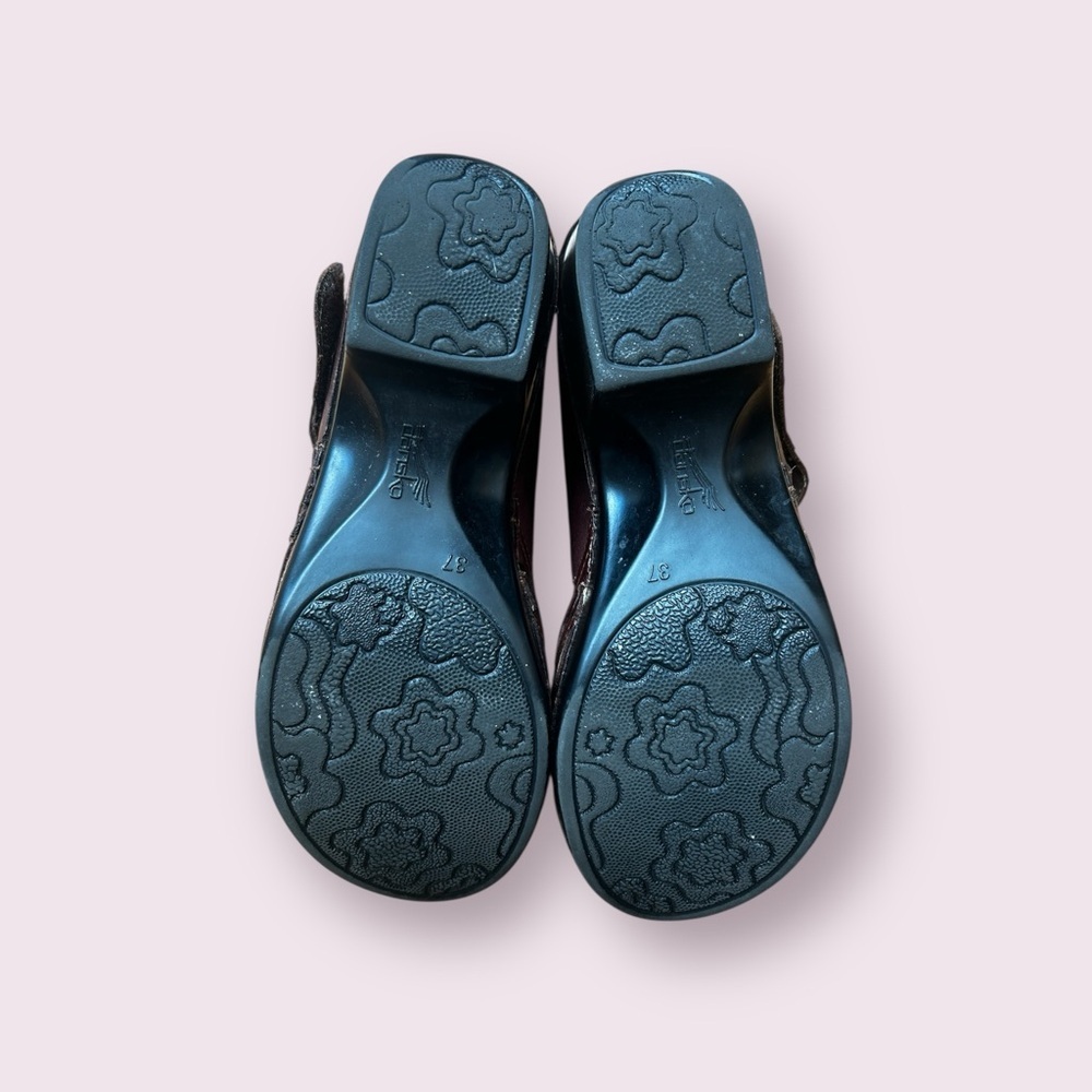 Dansko Harlow Mary Jane Shoes
Women’s Size 37 - Picture 9 of 9